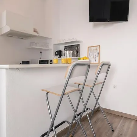 Brand New Deluxe With Balcony Center * Náusza