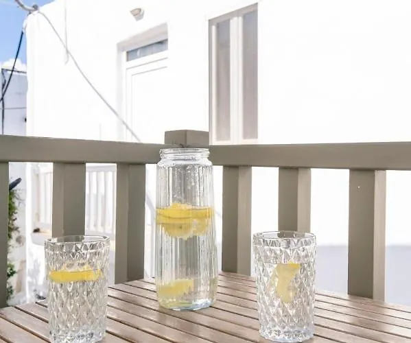 Brand New Deluxe With Balcony Center Lägenhet *