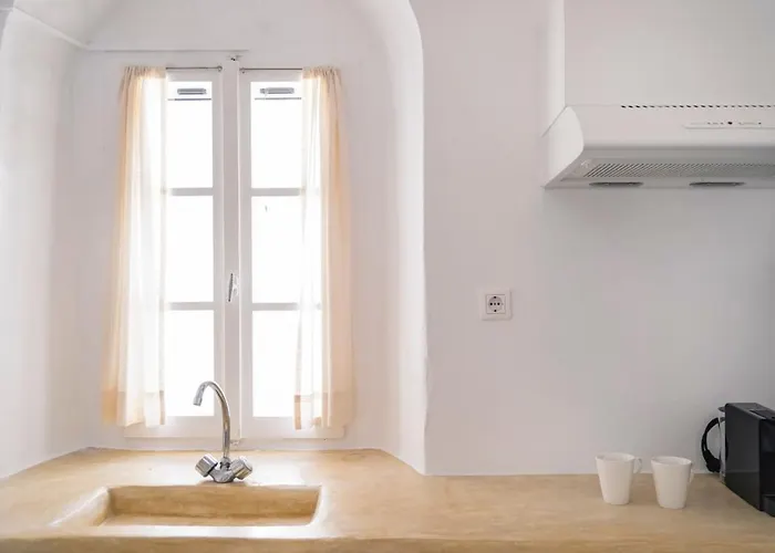 Brand New Deluxe With Balcony Center *