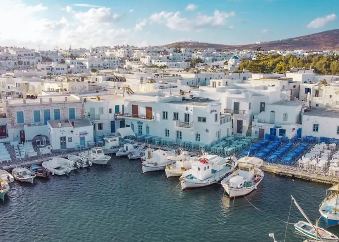 Brand New Deluxe With Balcony Center Apartment *