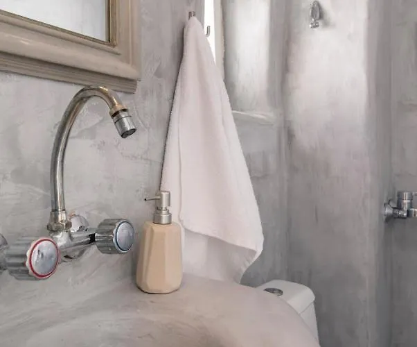 Brand New Deluxe With Balcony Center * Naousa (Paros)